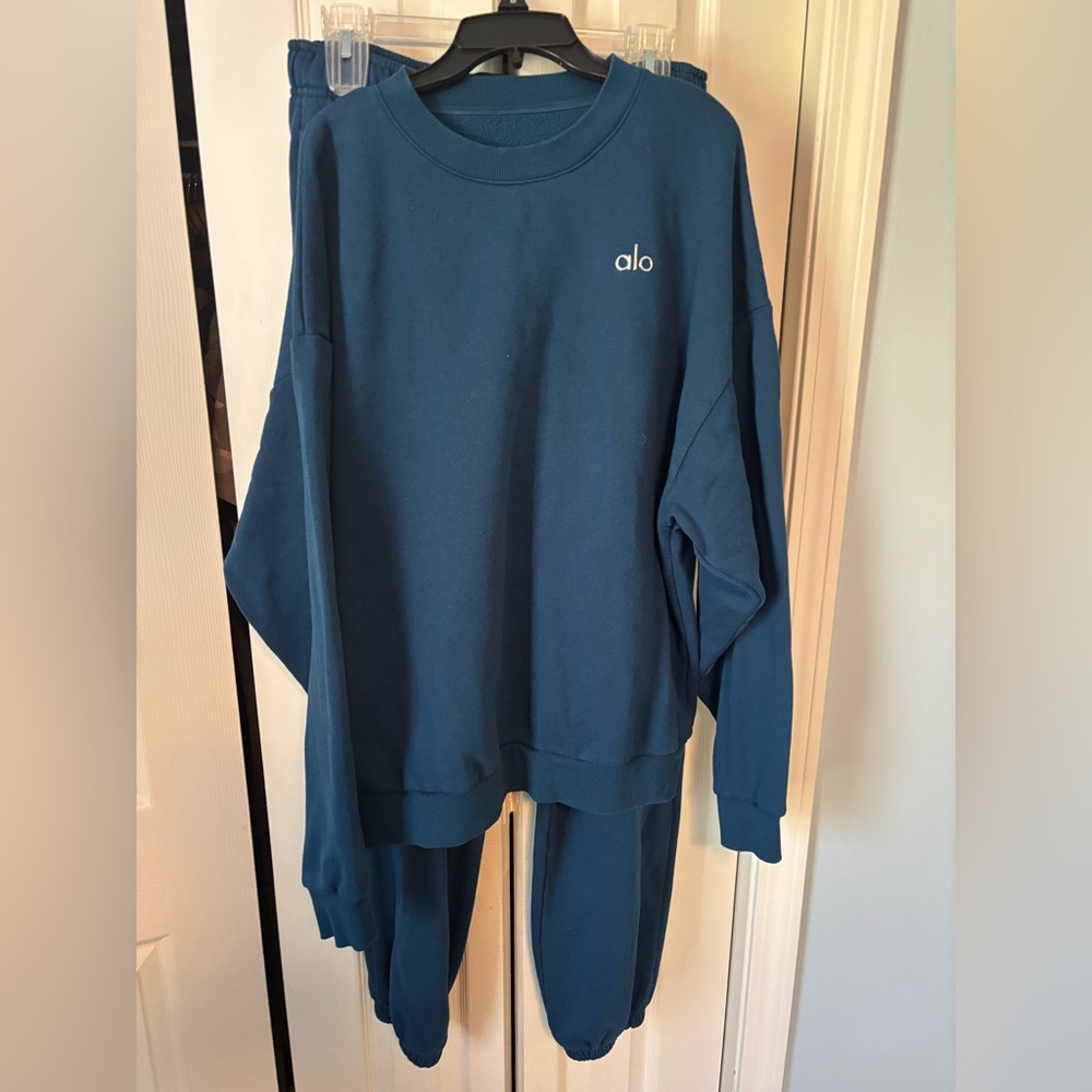 Alo Yoga Accolade Set